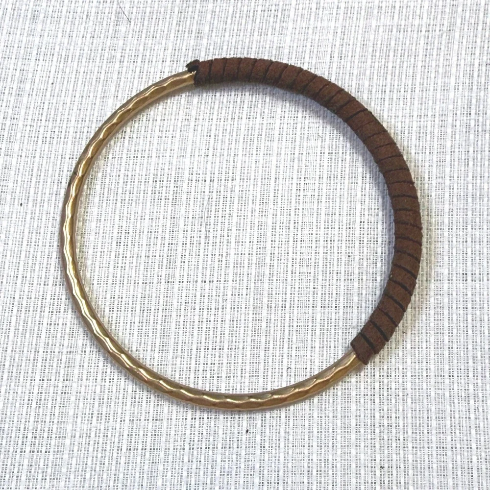 Gold Tone Boho Bangle Bracelet‎ Brown Suede Wrapped Minimalist Slip On
